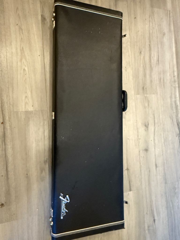Fender Classic Series Bass Guitar Case
