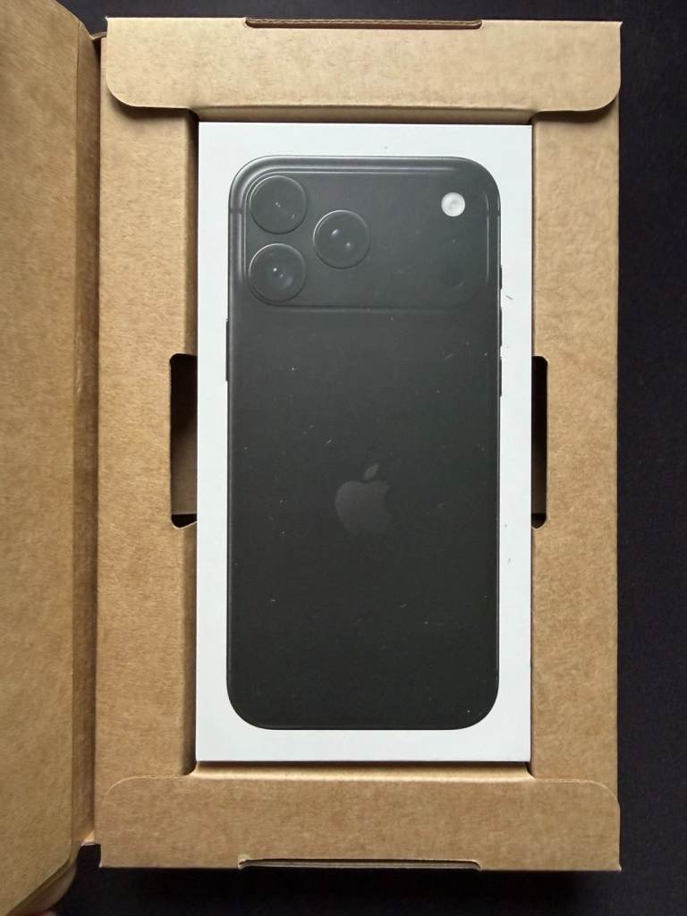 Apple iPhone 18 Pro Max 1TB Jet Black – Brand New Sealed – 2 Year John Lewis Warranty