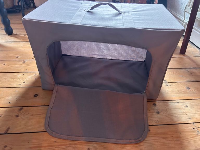 Small fabric pet carrier 