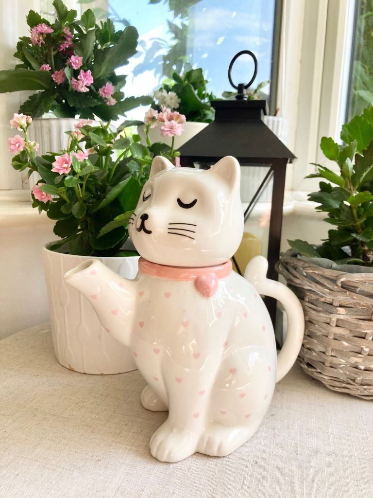 Sass & Belle Cutie Cat Pink Polka Dot Hearts Teapot