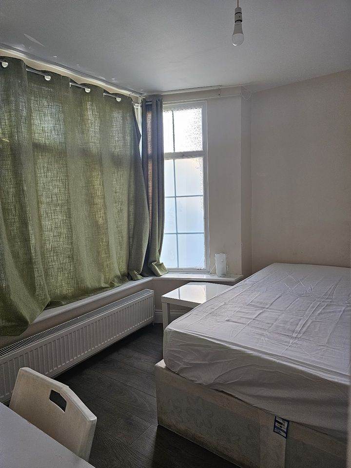 Ensuite room available in a beautiful property 