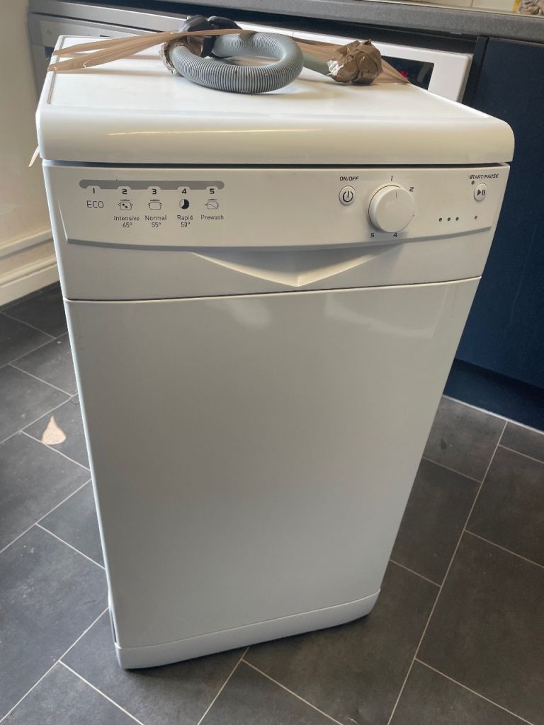 Indesit Slimline Dishwasher 
