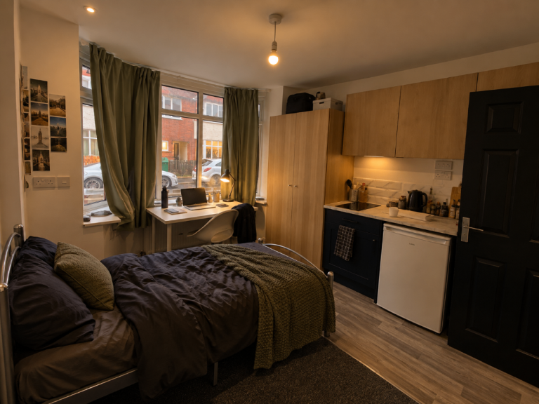 Furnished Room To Rent - Near Uni of Nottingham/QMC | Bills Included | UC/Housing Benefit Considered
