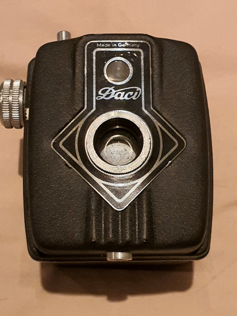 Box camera Daci