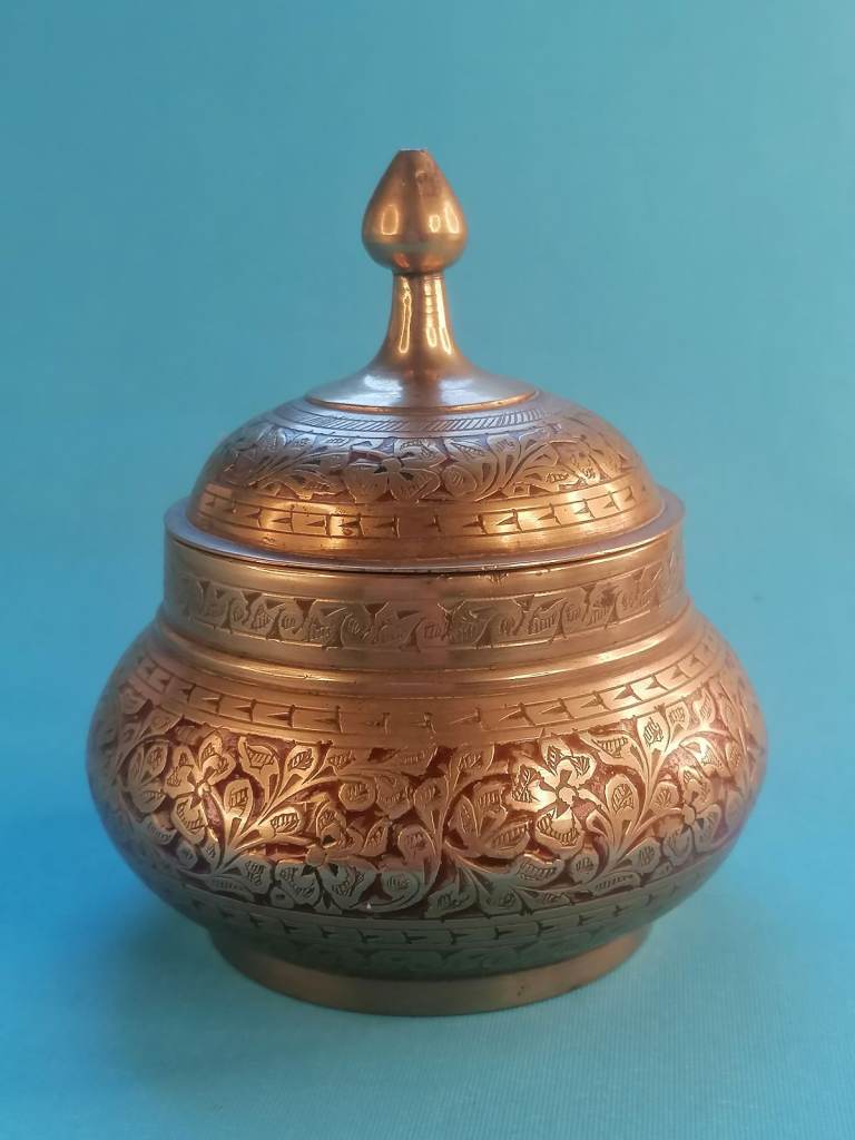 Vintage Indian Brass Trinket,4,8 inch height. lidded Jar, floral detailing,old brass decorative pot
