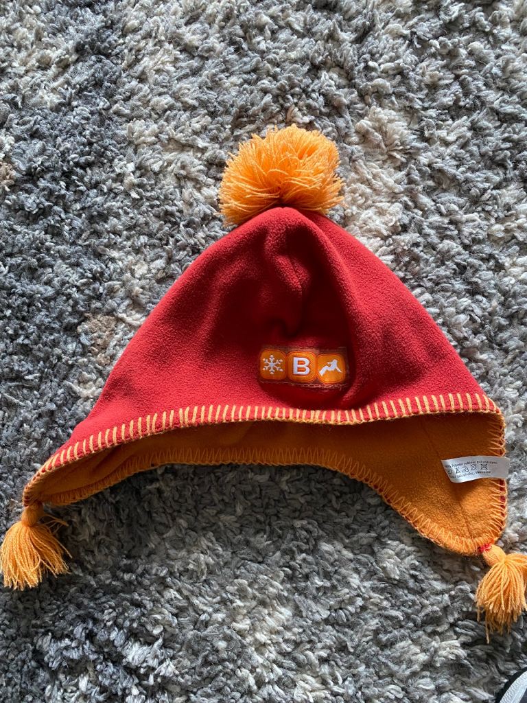 Cute toddlers bobble hat. £1.