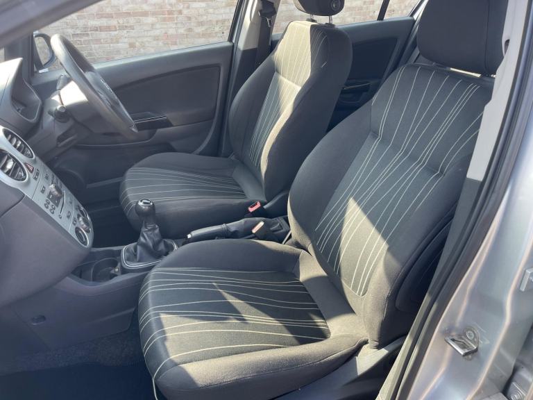 2009 Vauxhall Corsa 1.2i 16v Club 5dr HATCHBACK Petrol Manual