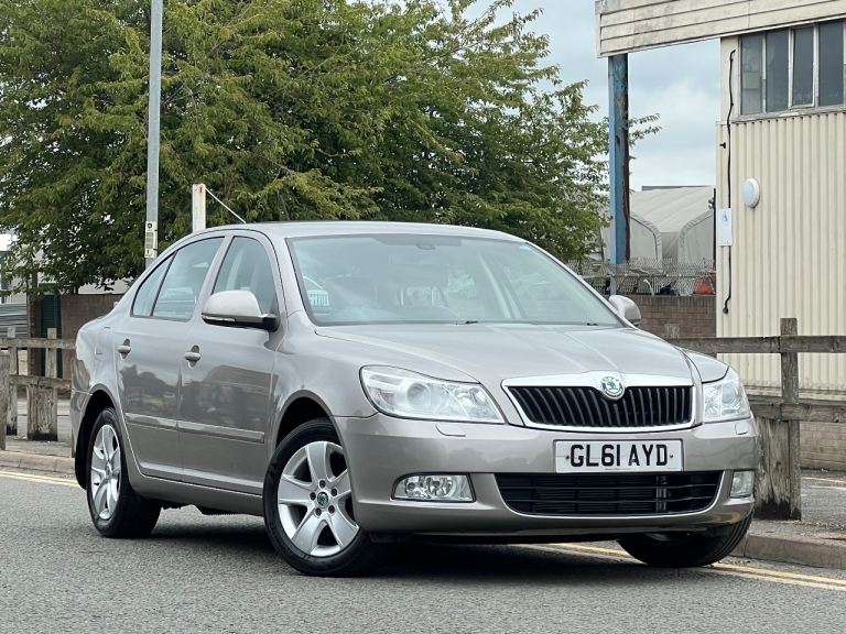 Skoda, OCTAVIA, Hatchback, 2012, Semi-Auto, 1598 (cc), 5 doors