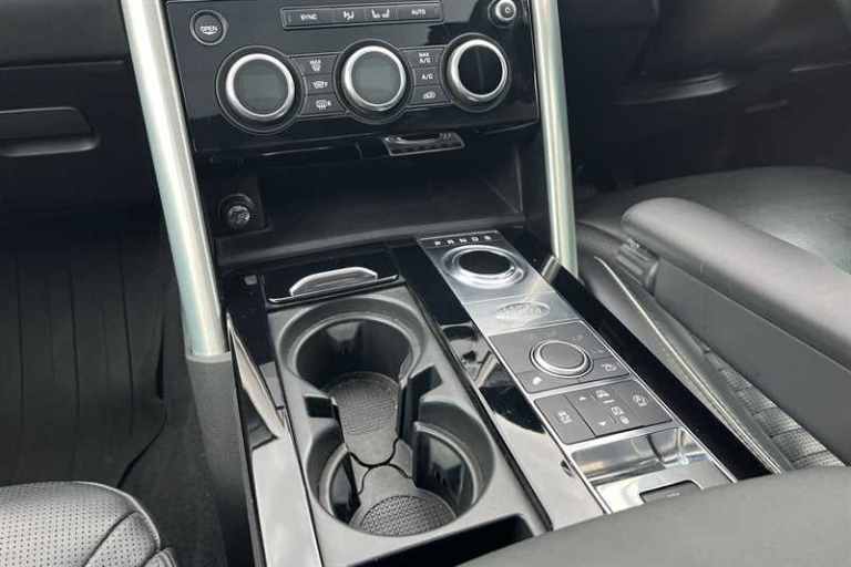 2019 Land Rover Discovery 2.0 SD4 HSE 5dr Auto ESTATE DIESEL Automatic