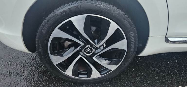 Citroen, DS5, Hatchback, 2012, Manual, 1997 (cc), 5 doors