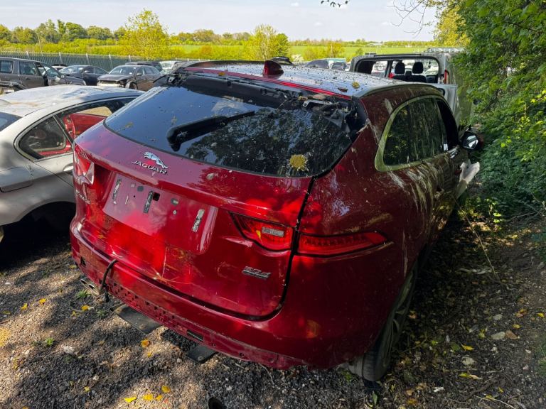 2019 JAGUAR F PACE RED BREAKING SPARES PARTS