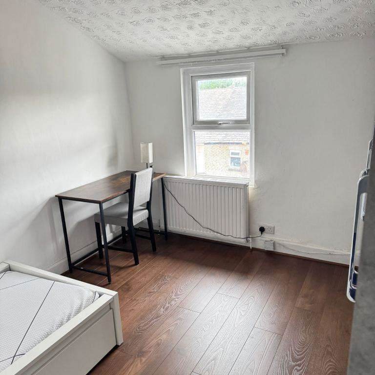  En-Suite Room to Rent – £600 | M13 0WN