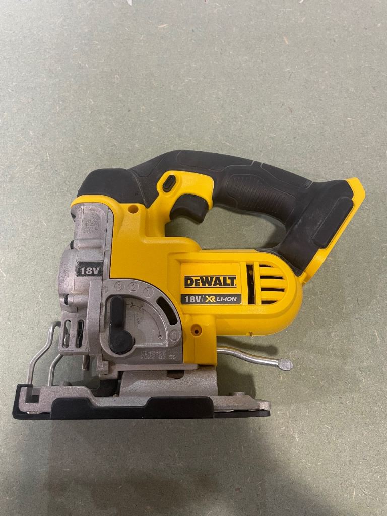 Dewalt 18v XR Impact Driver • Combi Drill • Jigsaw • 5ah Battery & Charger