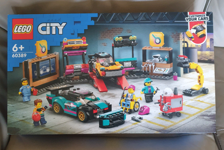 LEGO 60389 CUSTOM GARAGE/CUSTOMIZE YOUR CARS NEW SEALED BOX NICE GIFT 