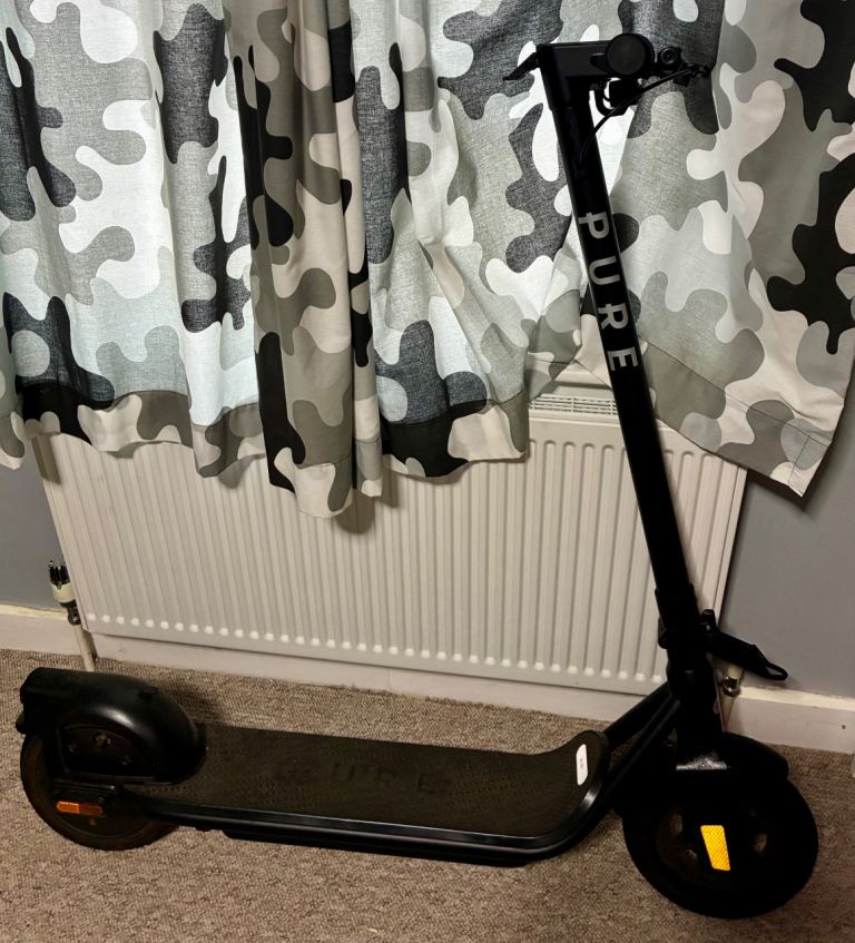 Black Pure Air 5 Electric Scooter - great condition