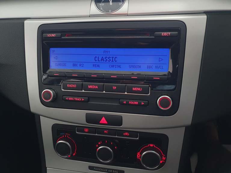 VOLKSWAGEN PASSAT 1.6 TDI BLUEMOTION * GEN 28,000 MILES * FSH* £35 TAX* AMAZING 