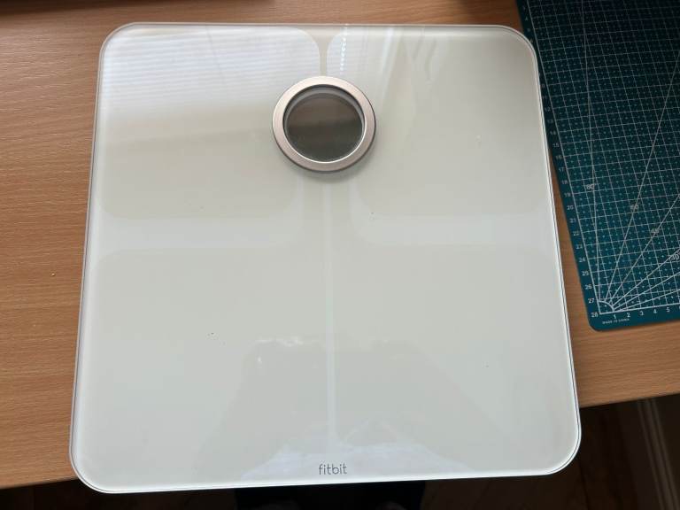 FITBIT ARIA 2 BATHROOM SCALES.EXCELLENT CONDITION AND PERFECT WORKING ORDER
