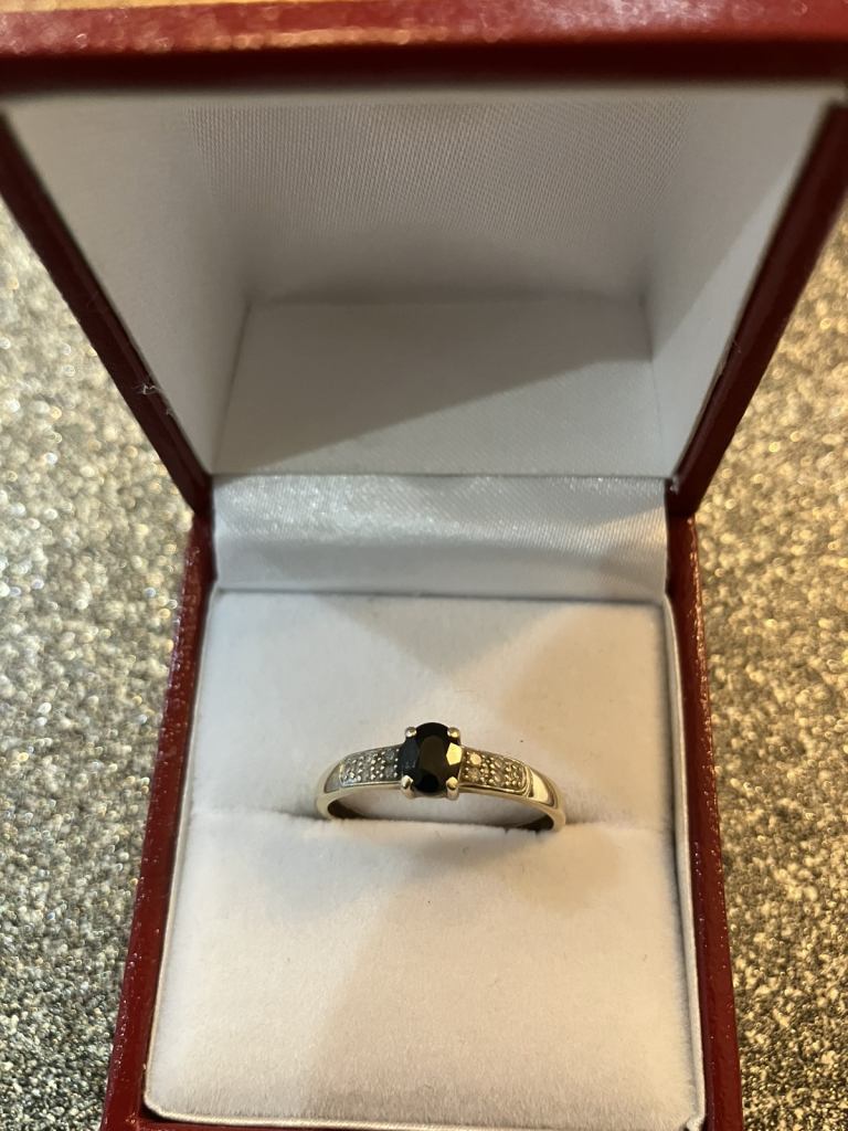 Superb Gold Sapphire/Diamond Ring