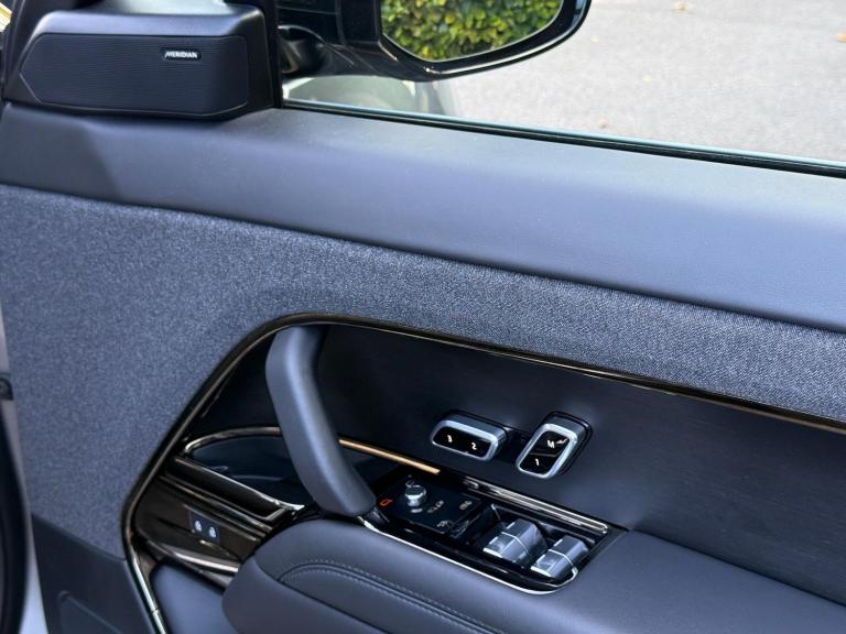 2024 Land Rover Range Rover Sport 3.0 D300 MHEV Dynamic SE SUV 5dr Diesel Auto 4WD Euro 6 (s/s) (...