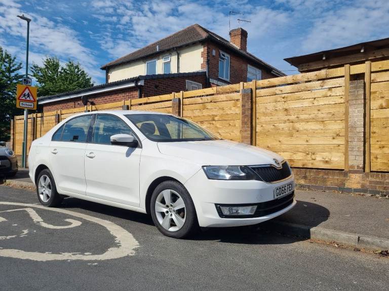 Skoda, RAPID, Hatchback, 2016, Semi-Auto, 1422 (cc), 5 doors