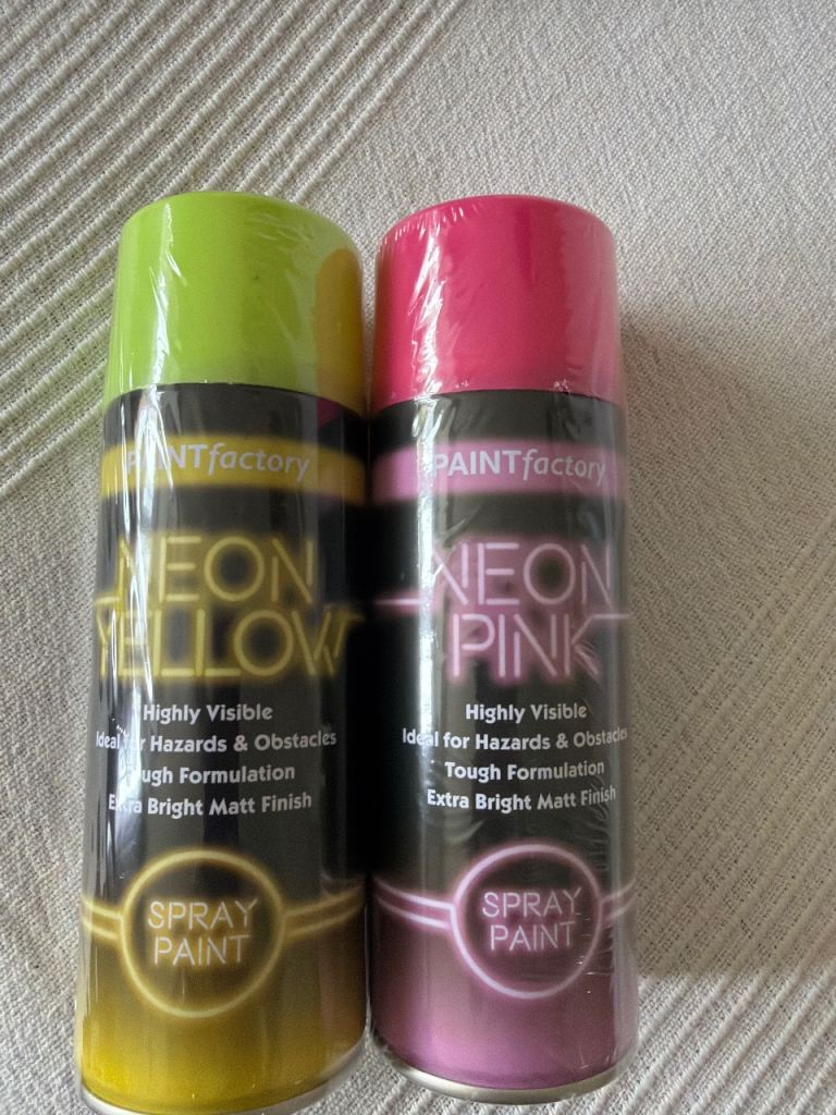 Neon spray paint