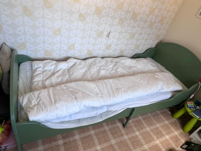 FREE - Green Toddler (extendable) Bed - No mattress
