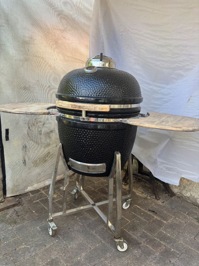 Brand new XL Ceramic Barbecue