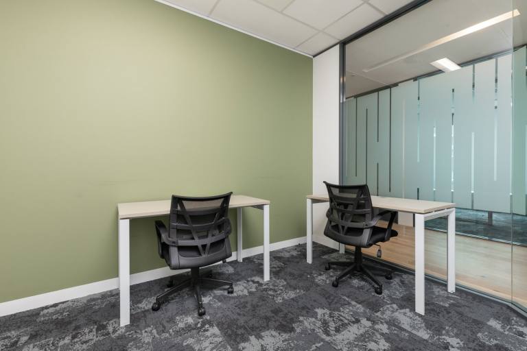 Newbury - RG14 1JB \ Rent a Day Office with Flexible Membership Access