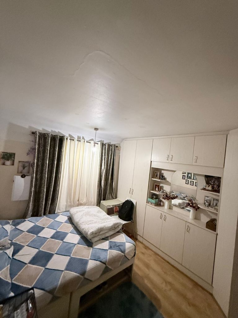 Double room for rent - Near Heathrow!! £770 or nearest offer! Bills included! 