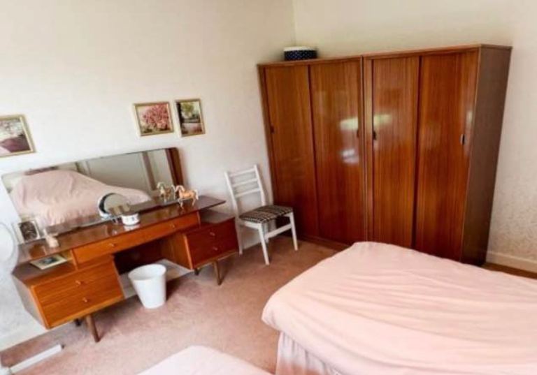 Retro/Vintage Bedroom Suite Embassy by Austin