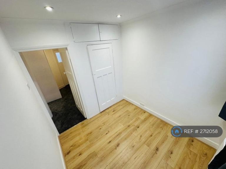 4 bedroom house in South Park Road, Ilford, IG1 (4 bed) (#2712058)