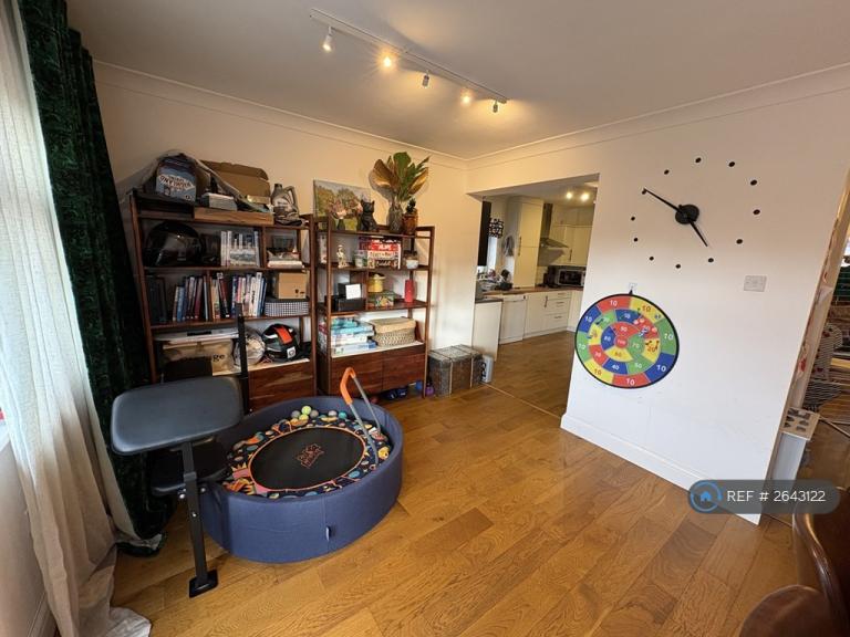 3 bedroom house in Diban Avenue, Hornchurch, RM12 (3 bed) (#2643122)