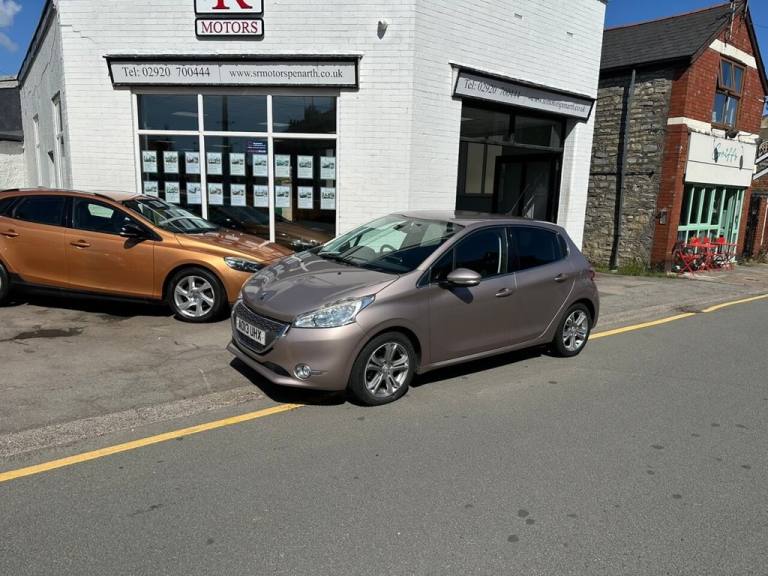 2013 Peugeot 208 1.2 VTi Allure Hatchback 5dr Petrol Manual Euro 5 (82 ps) Hatchback Petrol Manual