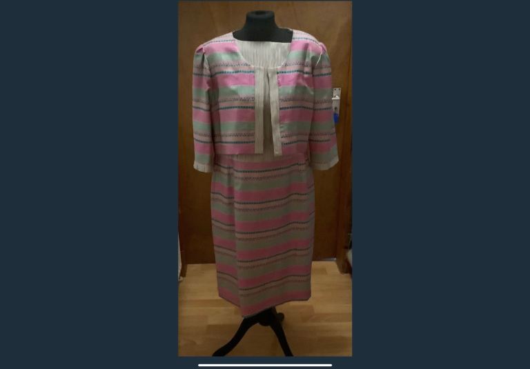 FEE G SET size 18 in IMMACULATE CLEAN CONDITION thanks. Cheaper than a Mac D !!!