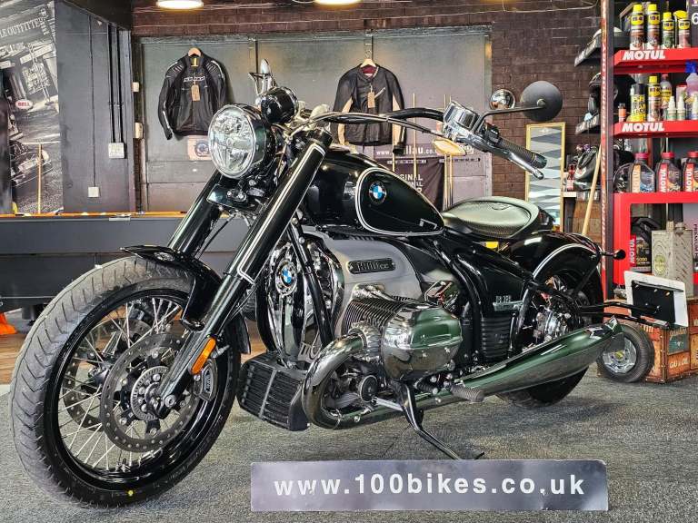 2021 BMW R 18 BOBBER 4,000 MILE'S 
