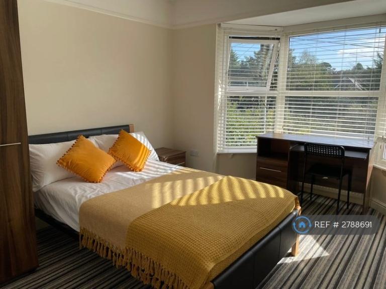 1 bedroom in Bournemouth Road, Poole, BH14 (#2788691)