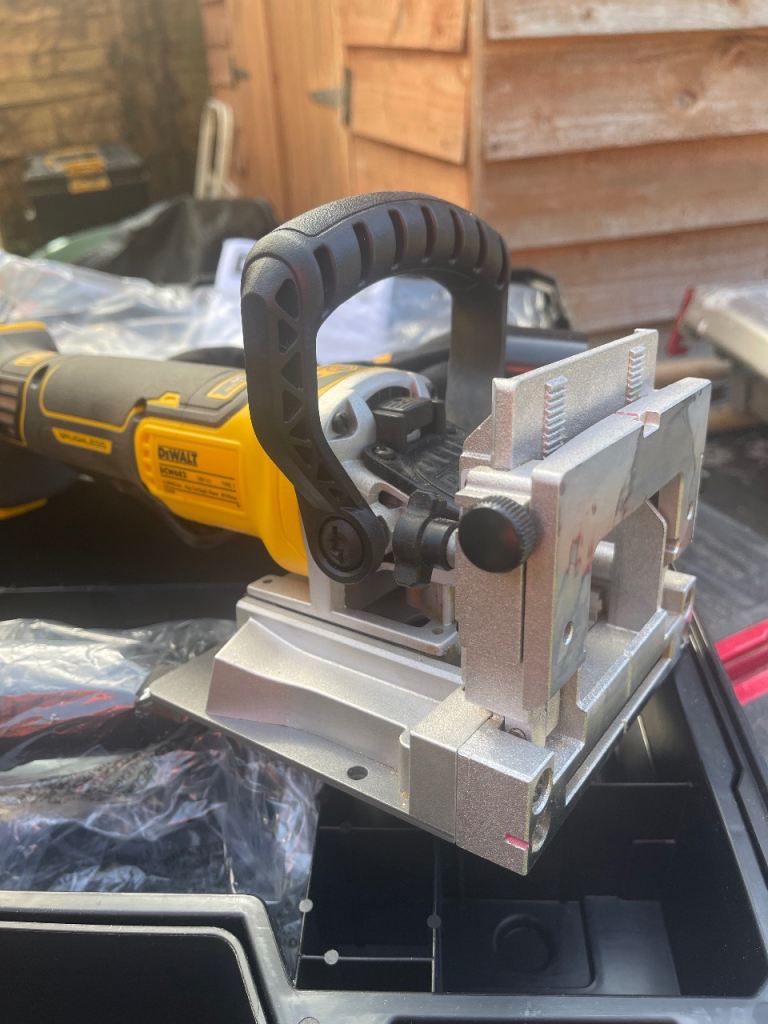 Dewalt DCW682 Biscuit Jointer 18v XR *AS NEW