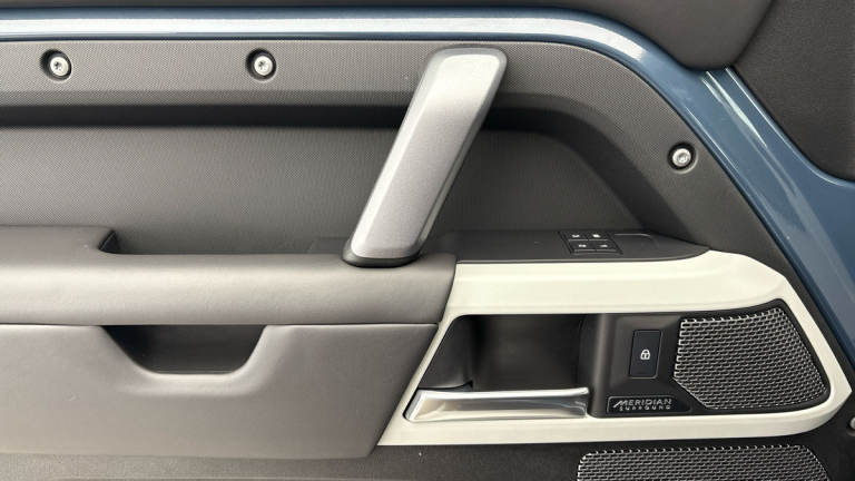 2022 Land Rover Defender 110 3.0 D300 MHEV X-Dynamic HSE SUV 5dr Diesel Auto 4WD Euro 6 (s/s) (30...