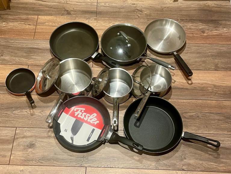 Pot and Frying-pan Large Set of 9. Mixed sizes. Non-stick.