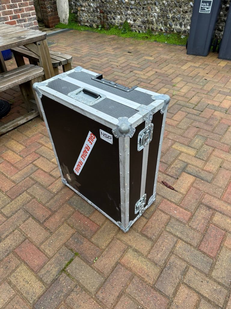 flight case for equipment transport