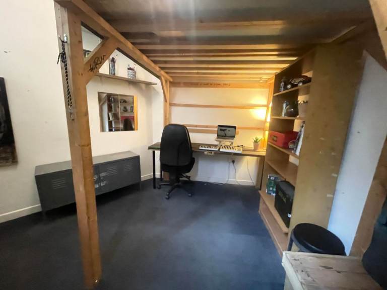 Room available in live/work  Warehouse 