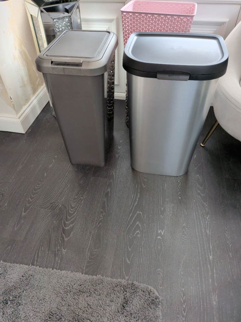 2 x Kitchen Wastebins 