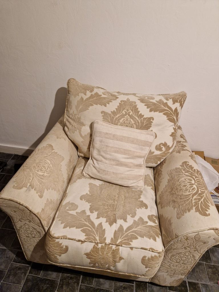 Free arm chair 