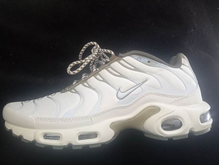 Nike tn size 9 