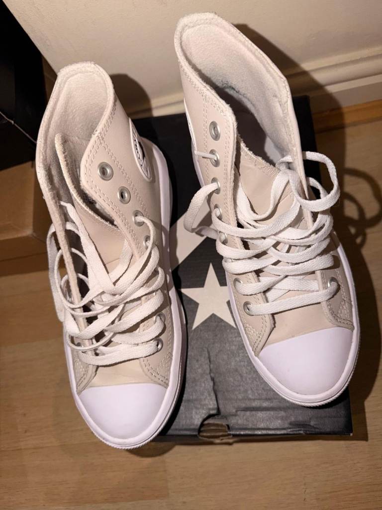 Ladies converse size 4.5