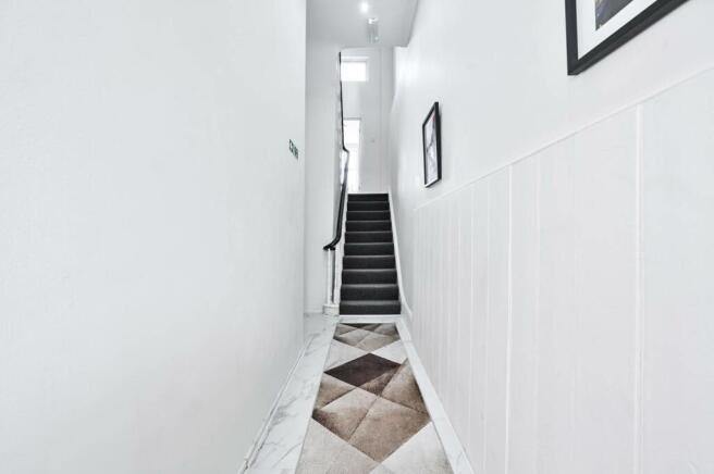 Spacious Double Rooms Available in a Modern 5 Bedroom Home Kew Bridge Brentford Bills Included