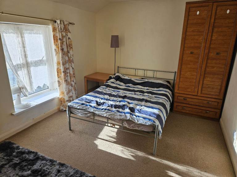 Large-room in three-bedroom house