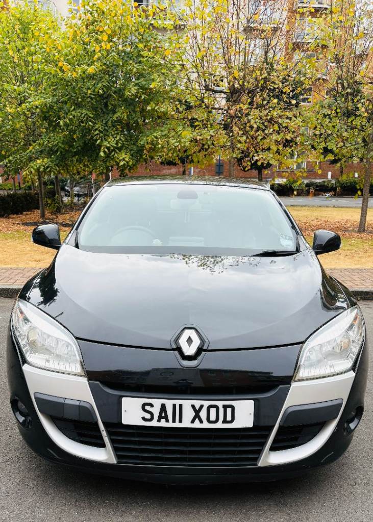 Renault Megane - Manual Transmission, Petrol, Black