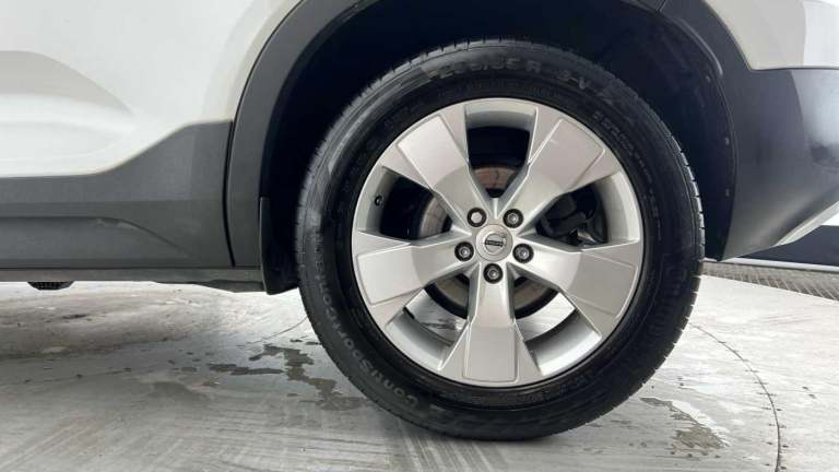 2021 Volvo XC40 1.5 T3 Momentum SUV 5dr Petrol Manual Euro 6 (s/s) (163 ps) ESTATE Petrol Manual