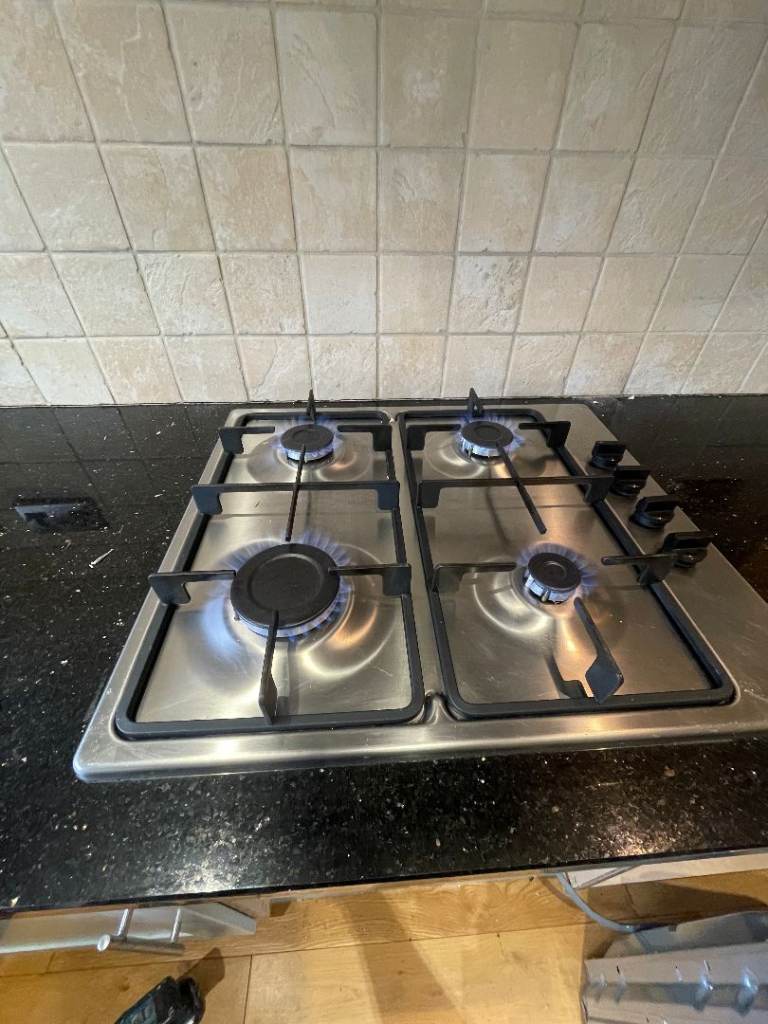 Bosch Silver Gas Hob - Great Condition tested E17